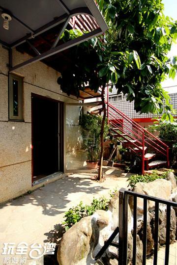 Museum Traveler'S Bnb Sanzhi Zewnętrze zdjęcie