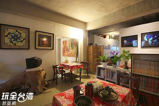 Museum Traveler'S Bnb Sanzhi Zewnętrze zdjęcie